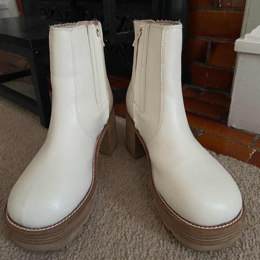Oasis Society White Chunky boots - Picture 7 of 9